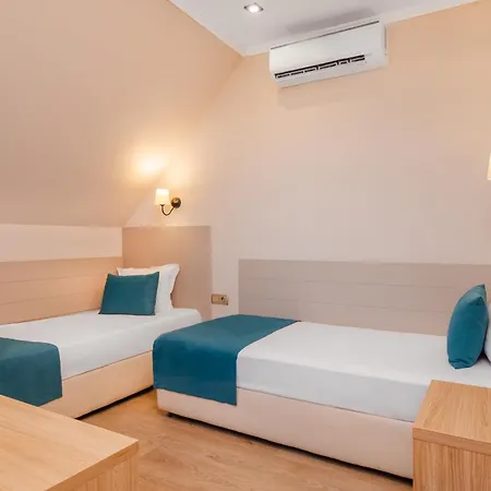 Hotel Speranta & 4*